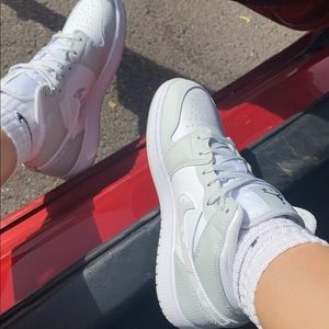 white/grey jordan 1’s, selling all three pairs listed in the video.